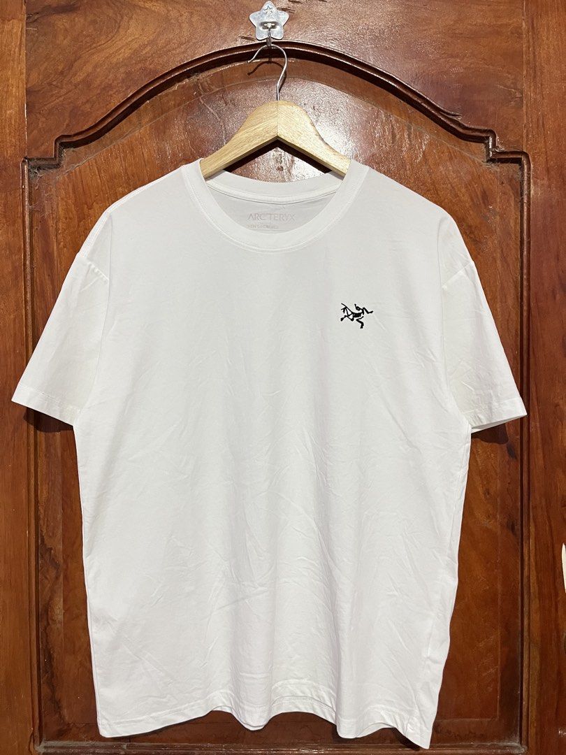 Arc'teryx Tshirt (Category: Tshirts & Polo Shirts ) located in Tumauini. Submitted by jomerthrift (Listing ID 1461284730, Image 1). Description: Dimes: 21x26.5 Color rate: 9.8/10 No issue Asnew.