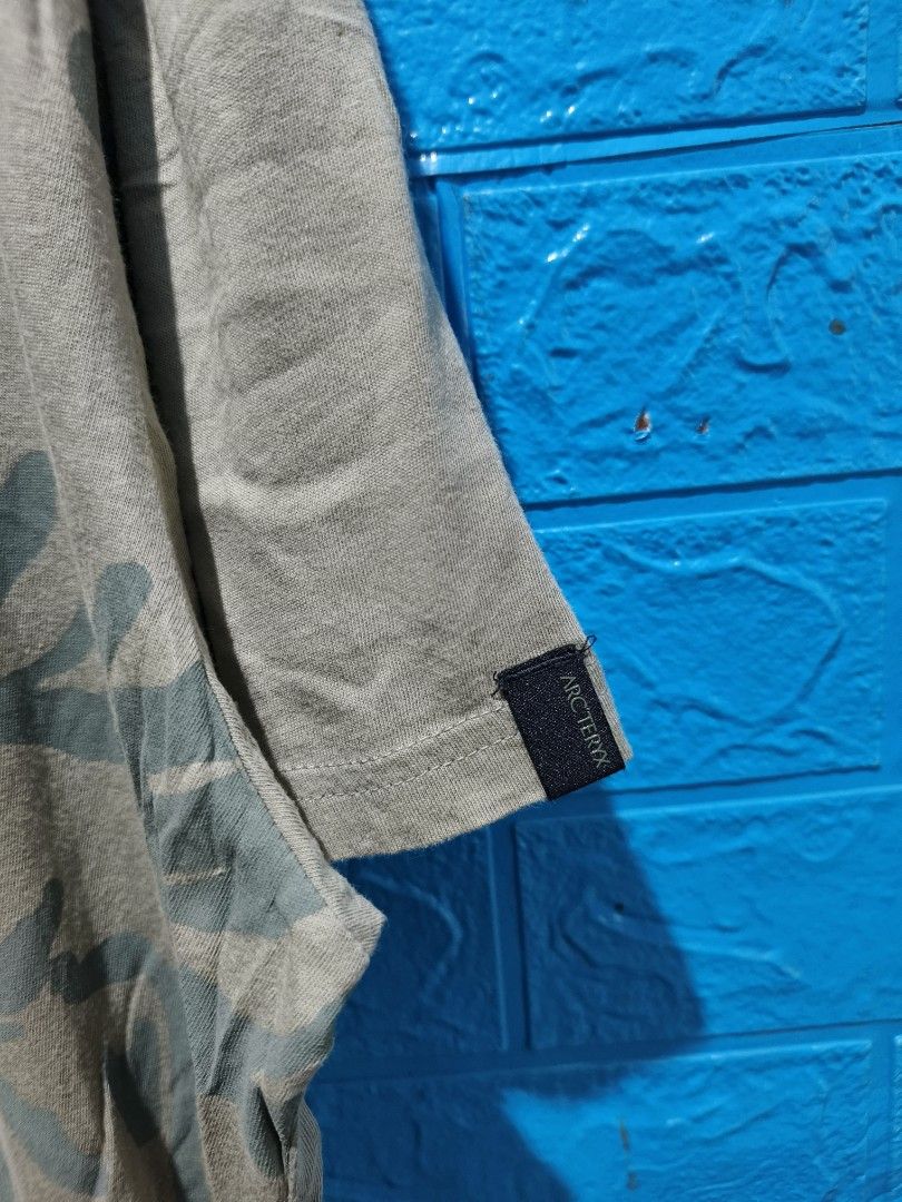 Arc'teryx T-shirt XL Dinosaur Bone Graphic (Category: Tshirts & Polo Shirts ) located in Davao. Submitted by vndrgd (Listing ID 1461116421, Image 3). Description: - Brand: Arc'teryx - Color: Grey - Graphic: Dinosaur bone print (green & grey) - Size: XL - Measurements: Width 24", Length 31" - Material: 100% Cotton - Style: Casual wear.