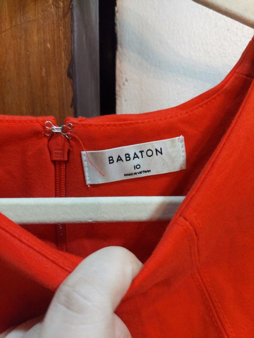 ARITZIA BABATON MIGUEL DRESS (Category: Dresses) located in San Pedro. Submitted by cyanide.slug.cat (Listing ID 1461251903, Image 3). Description: medium 34-38" bust 38" length zip back.