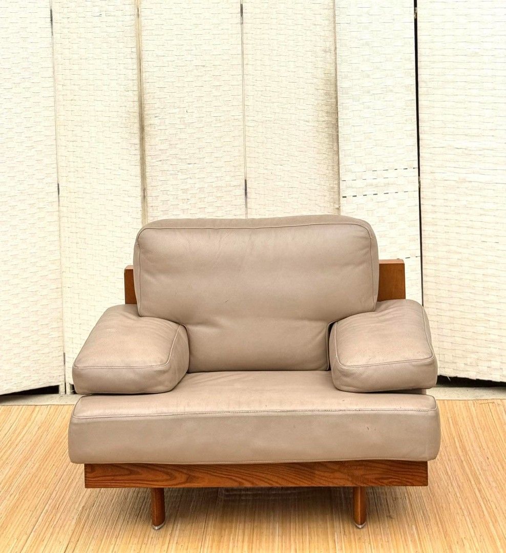 Arm Chair (Category: Chairs) located in Meycauayan. Submitted by marygracecasimiro (Listing ID 1461295877, Image 2). Description: JAPAN SURPLUS MODERN MID-CENTURY INSPIRED LOUNGE LEATHER ARMCHAIR WITH SOLID WOOD FRAME IN GOOD CONDITION SIZE: 16.5H x 47L x 33.5W inches Price:13,500 🩷🧡.