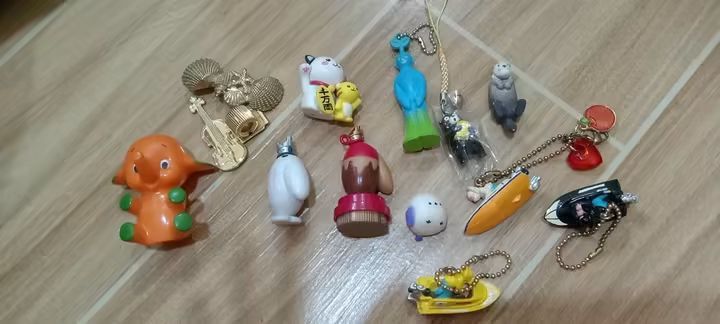 Assorted Cute Keychain Charms - Animals, Musical Instruments (Category: Other Stationery & Craft) located in Gapan. Submitted by montesnora80204 (Listing ID 1461323385, Image 1). Description: .