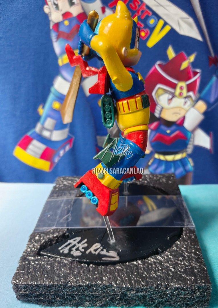 Astro V Action Figure Toy (Category: Designer & Blind Box Toys) located in Manila. Submitted by aterizz (Listing ID 1461182505, Image 3). Description: - Astro V Art toy by Ate Rizz Remember staring at your favorite '90s snack wrapper, wishing the robot on the front was a real toy? We made it happen. From iconic vintage snack packaging to a premium 3D-printed art toy—Astro V: Choco Bot Special Edition is officially AVAILABLE NOW! 100% Original Con