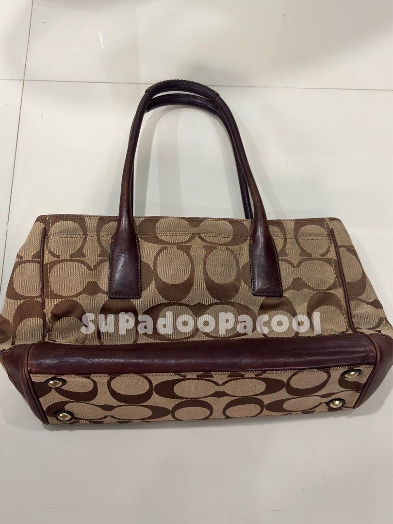authentic Coach Hamptons Madeline Signature Satchel (Category: Shoulder Bags) located in Cebu City. Submitted by supadoopacool (Listing ID 1461177219, Image 2). Description: interest check ! Coach Hamptons Madeline Signature Satchel authentic drop offers cross-posted.