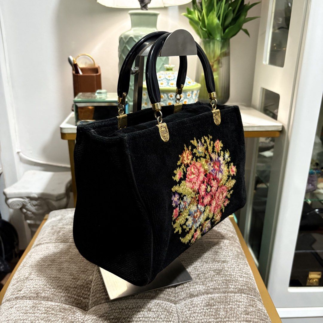 Authentic Feiler Black Hand Bag (Category: Purses & Pouches) located in Binangonan. Submitted by makoleksyon (Listing ID 1461238046, Image 2). Description: Excellent condition Like new No flaws Rare design parang lady Dior Size: H-7 x W-10 x D-5.5 inches Made in Germany Ykk zip Bought in Japan 💯% Authentic Money back guarantee .