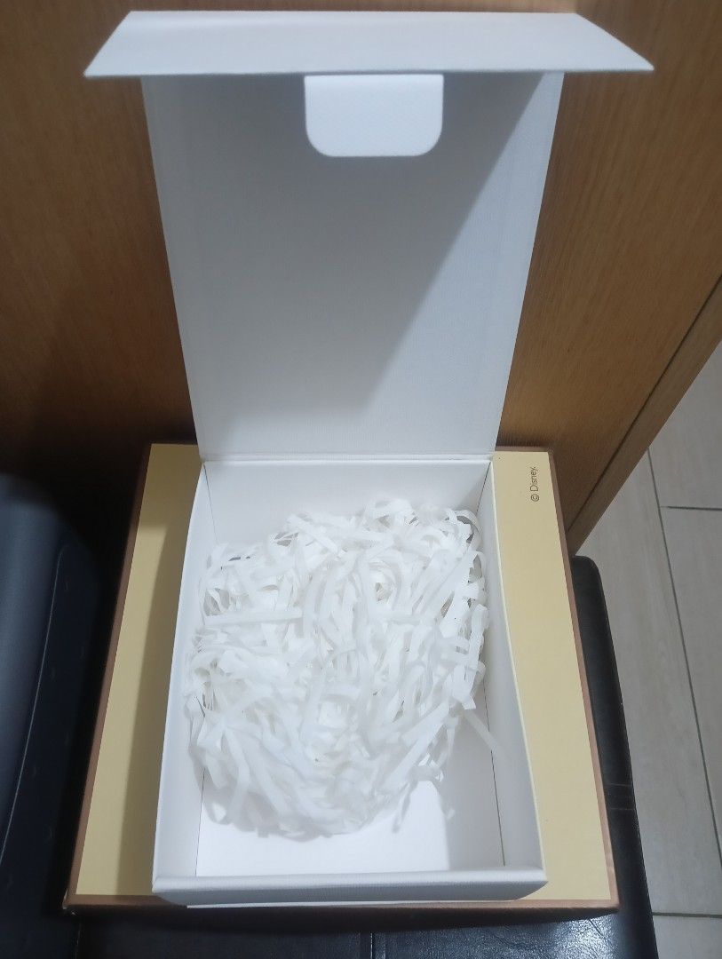 Authentic Guerlain box (Category: Announcements) located in Makati City. Submitted by maloustuffs_2025 (Listing ID 1461263266, Image 2). Description: Authentic Guerlain box w/ shredded paper inside. And it's great condition..