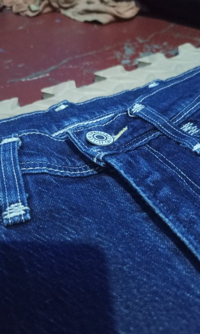 Authentic Levi's RED 502 Regular Taper Jeans (Category: Jeans) located in Manila. Submitted by lcl_ph (Listing ID 1461150491, Image 2). Description: ✨ Levi's Red Jeans 502 Taper (W31 L32)✨ 🔥 Brand new, never worn pair of Levi's Red Lot 502™ Regular Taper Jeans from the limited 2020 premium capsule collection. 🌟 Condition: Brand New / Never Worn 📐 Size: W31 / L32 🎨 Color: Dark Indigo 🏷️Complete Tags ✅ No Issue 💰My asking Price: 1.8k 📩 If yo