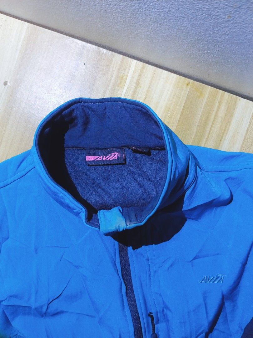 AVIA active wear windbreaker jacket (Category: Luxury Apparel) located in Bayambang. Submitted by meowww1819 (Listing ID 1461270626, Image 3). Description: - Cool Avia jacket in blue and navy. - Zip-up front with a stand-up collar. - Features front pockets. - Durable and comfortable material. - Ideal for casual wear or light outdoor activities. - Great for layering..