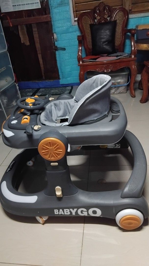 Baby Walker (Category: Other Kids Furniture) located in Manila. Submitted by esbi009 (Listing ID 1461239614, Image 3). Description: baby walker.
