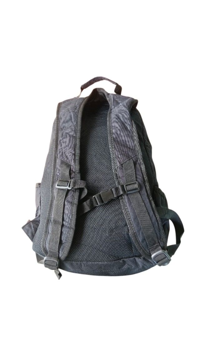 Backpack ROXY (Category: Backpacks) located in Kuala Lumpur. Submitted by malahhh.bundle (Listing ID 1461250953, Image 2). Description: condition bundle 7/10 rujuk gambar cun. pos Dfod..