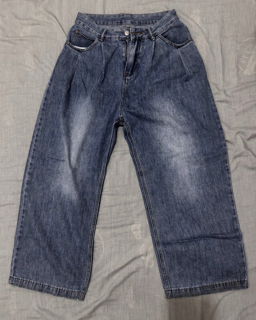 Baggy jeans (Category: Jeans) located in Manila. Submitted by andravictorio (Listing ID 1461167969, Image 1). Description: .