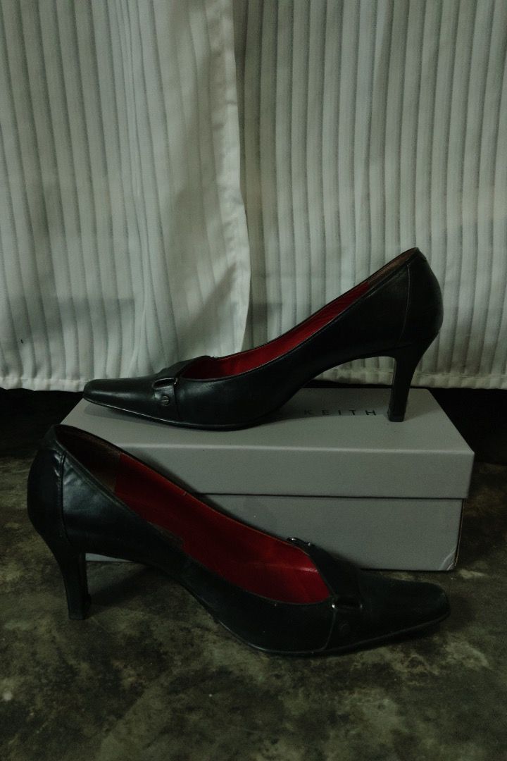 BALENCIAGA HEELS (Category: Sneakers & Footwear) located in Mansalay. Submitted by czarithrift2.0 (Listing ID 1461234147, Image 1). Description: BALENCIAGA HEELS condition: 9/10 - has minor scratches - authentic - size 38 | 24cm .