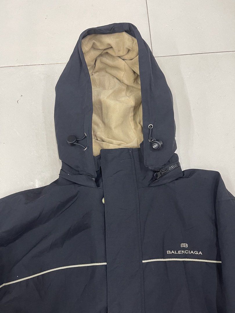 BALENCIAGA PACKBALE HOOD ZIP UP JACKET (Category: Coats, Jackets and Outerwear) located in Manila. Submitted by 5kcollectiveph (Listing ID 1461234531, Image 2). Description: BALENCIAGA PACKABLE HOOD JACKET -Auth -23 Width -28 Length -Excellent .