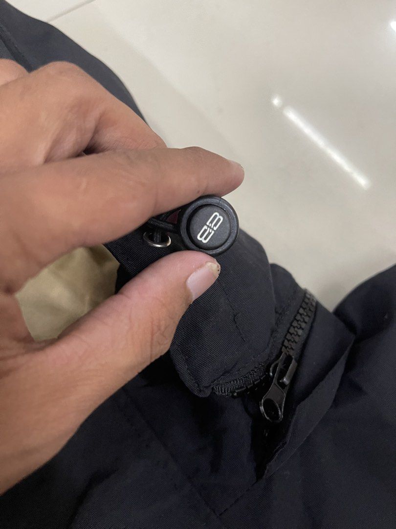 BALENCIAGA PACKBALE HOOD ZIP UP JACKET (Category: Coats, Jackets and Outerwear) located in Manila. Submitted by 5kcollectiveph (Listing ID 1461234531, Image 3). Description: BALENCIAGA PACKABLE HOOD JACKET -Auth -23 Width -28 Length -Excellent .