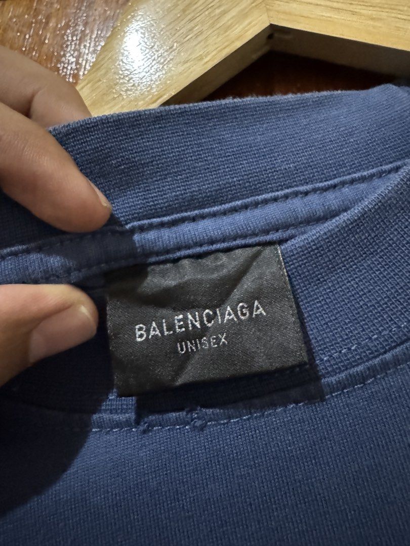 Balenciaga Paris shirt (Category: Tshirts & Polo Shirts ) located in Manila. Submitted by forbidden.thrift (Listing ID 1461134201, Image 2). Description: dimes 25x30 (large on tag) excellent condition complete tags balenciaga paris shirt no issue thick heavy fabric.
