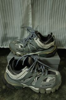 (Category: ) located in . Submitted by czarithrift2.0 (Listing ID 1461233454, Image 1). Description: .