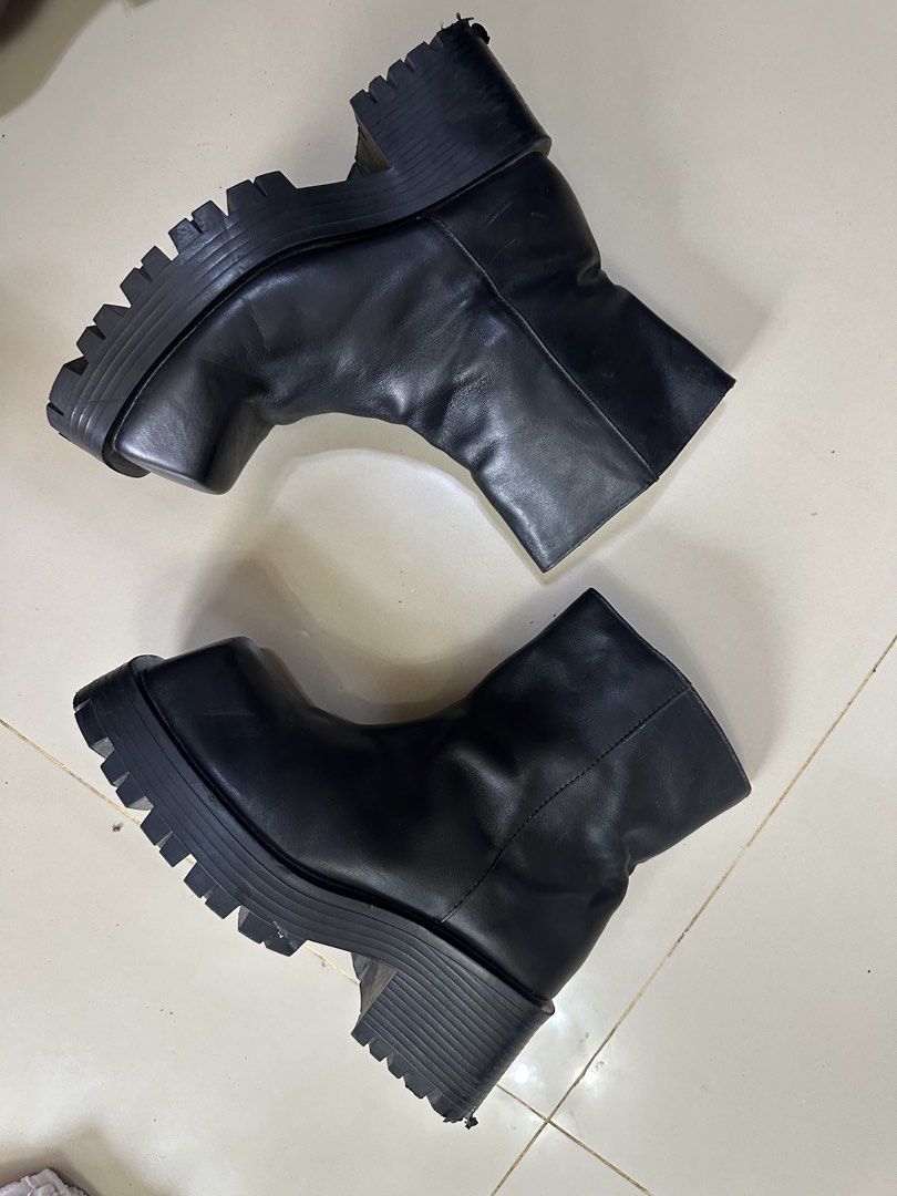 Balenciaga Trooper Boots (Category: Announcements) located in Butuan. Submitted by wear.next (Listing ID 1461156805, Image 3). Description: Size 37 Authentic No inclusion .