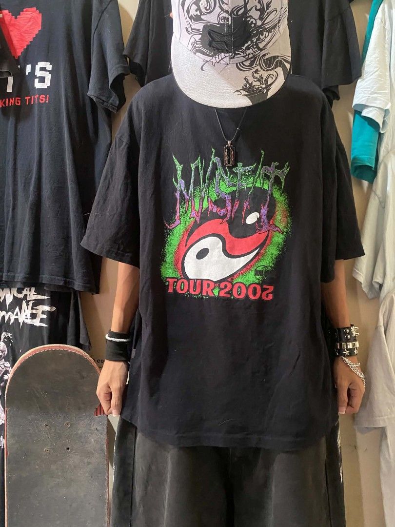 Band shirt (Category: Activewear) located in Minglanilla. Submitted by lyxxs (Listing ID 1461188537, Image 1). Description: .