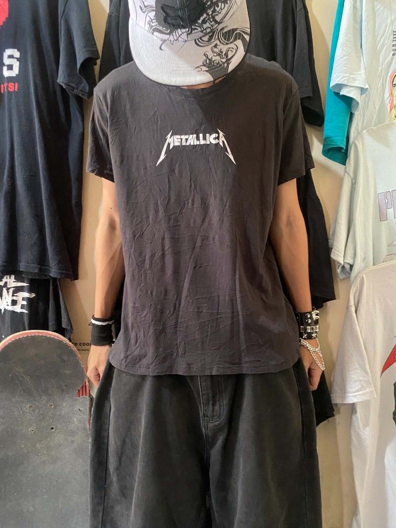 Band shirt (Category: Activewear) located in Minglanilla. Submitted by lyxxs (Listing ID 1461189078, Image 1). Description: .