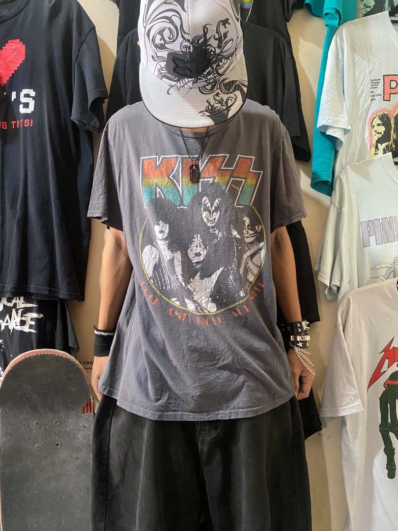 Band shirt (Category: Activewear) located in Minglanilla. Submitted by lyxxs (Listing ID 1461189626, Image 1). Description: .