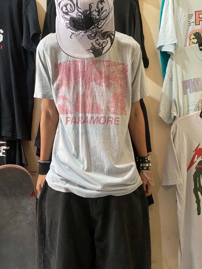 Band shirt (Category: Activewear) located in Minglanilla. Submitted by lyxxs (Listing ID 1461190556, Image 1). Description: .
