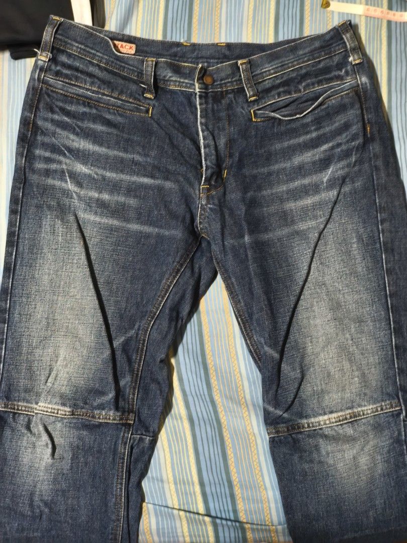 BARTACK Guaranteed Pants [34] (Category: Jeans) located in Quezon City. Submitted by declutterwithnari (Listing ID 1461246701, Image 1). Description: BARTACK Guaranteed Pants [34] - Wasn't used at all, bought sa ukay for 450 :) Stored na after - Waist: 34" - Length: 42 - Good and nice style <3 mop: GCash, GoTyme, Maya (payment first) mod: Lalamove, Grab, J&T (preferred) rfs: decluttering.
