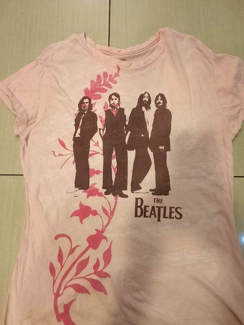 Beatles 2006 graphic tee (Category: Shirts) located in Manila. Submitted by newage.vintage (Listing ID 1461143982, Image 2). Description: -© 2006 apple corps Ltd. - pre loved vintage condition - Beatles print on front - good condition - official merchandise.
