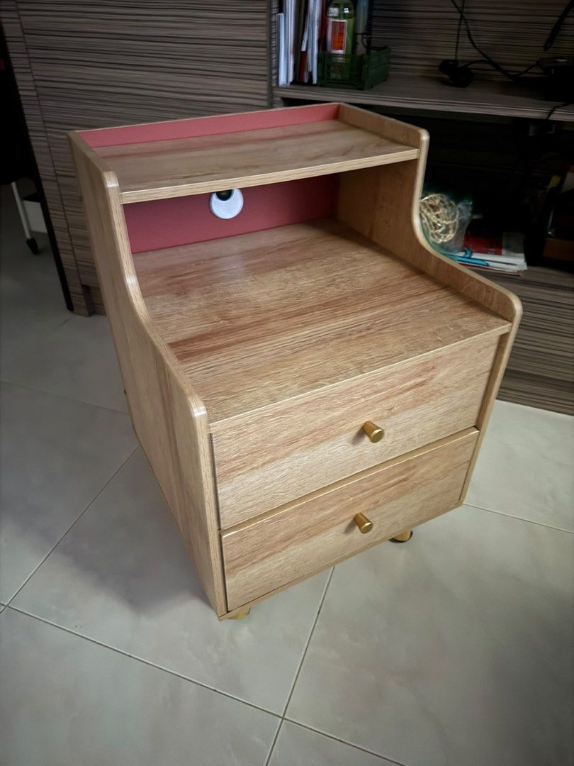bedside table (Category: Tables & Sets) located in Singapore. Submitted by cherqooo (Listing ID 1461217510, Image 1). Description: .