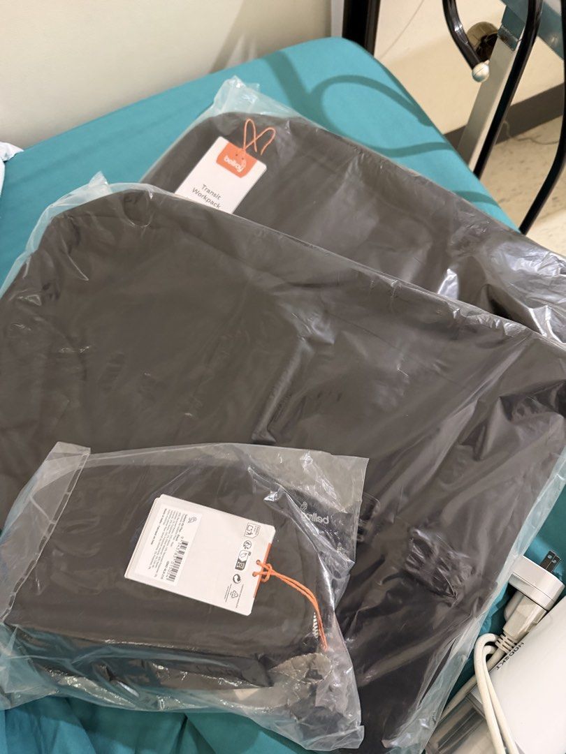 Bellroy Classic Rolltop (Category: Backpacks) located in Manila. Submitted by leftshark_deer (Listing ID 1461168579, Image 3). Description: Original price $169. Free shipping via J&T. If you want it delivered same day, youll shoulder the lalamove. Item loc is Rodriguez, Rizal. Im sorry yan lang ang pictures, di ko na po ilalabas ulit yung item kasi nakaplastic na po ito. 😊 Brand new po yan. .