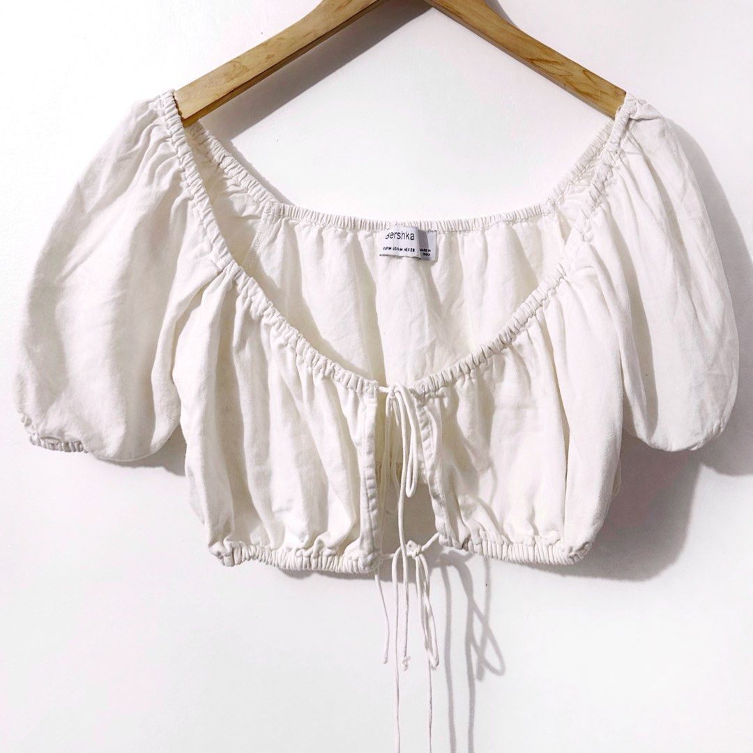 Bershka Lace Crop Top (Category: Others Tops) located in Taguig. Submitted by intransitforyou (Listing ID 1461300742, Image 1). Description: .