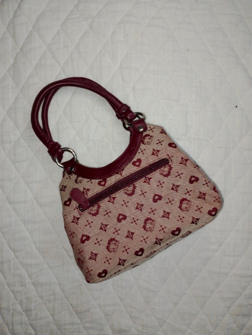 BETTY BOOP BAG (Category: Luxury Bags & Wallets) located in Manila. Submitted by dawnangelo79331 (Listing ID 1461118367, Image 1). Description: Betty Boop Bag, Flawless negotiable on price. just dm me.