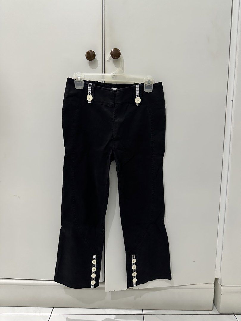 Black Basic Pants (Kategori: Bawahan) berada di Surabaya. Dikirim oleh goodthingsby (ID iklan 1461189393, Gambar 1). Deskripsi: Lingkar 74cm Panjang 80cm.