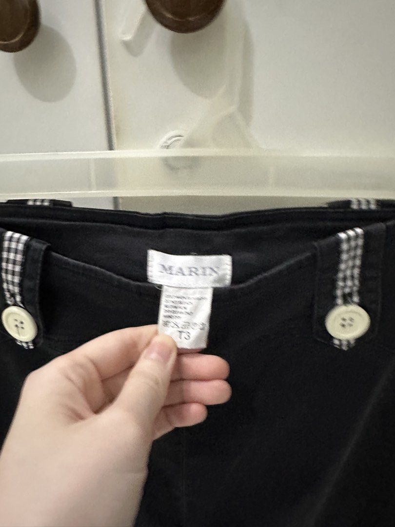 Black Basic Pants (Kategori: Bawahan) berada di Surabaya. Dikirim oleh goodthingsby (ID iklan 1461189393, Gambar 3). Deskripsi: Lingkar 74cm Panjang 80cm.