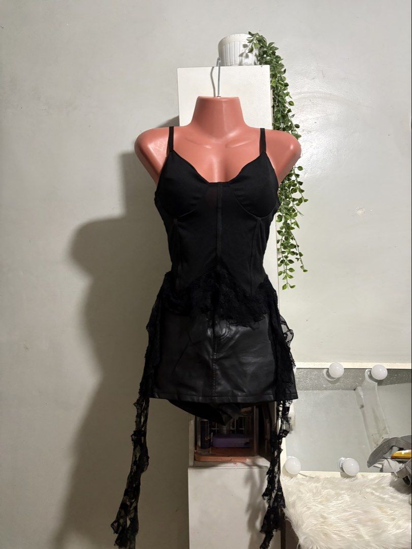 Black Corset Top with Lace (Category: Dresses) located in Manila. Submitted by iranicole12 (Listing ID 1461256476, Image 1). Description: padded used once.
