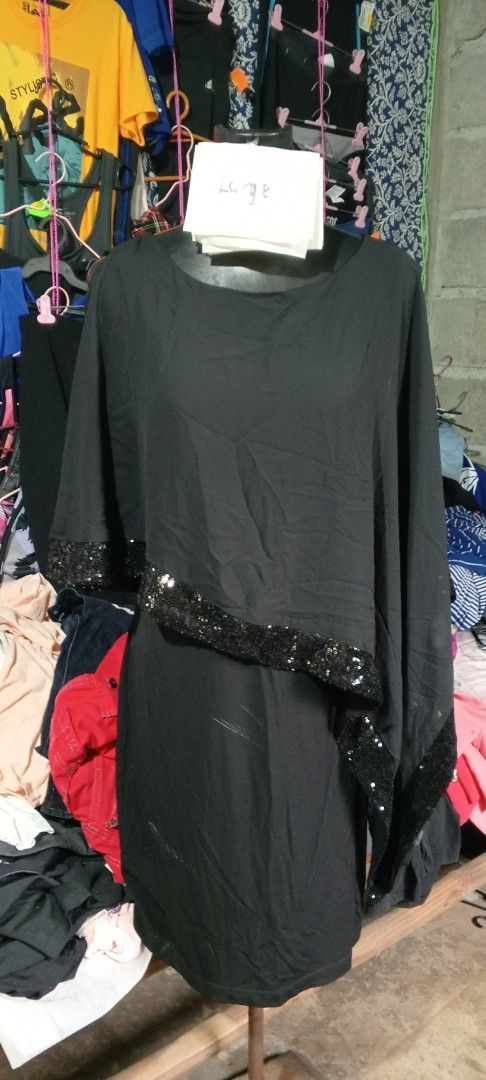 Black Dress with Sequins - Size Large (Category: Dresses) located in Manila. Submitted by ezekislacl02490 (Listing ID 1461224498, Image 1). Description: - Elegant black dress - Size: Large - Flowy and comfortable fabric - Sequin details on sleeves and chest area - Ideal for night outs or special occasions - Easy to accessorize.