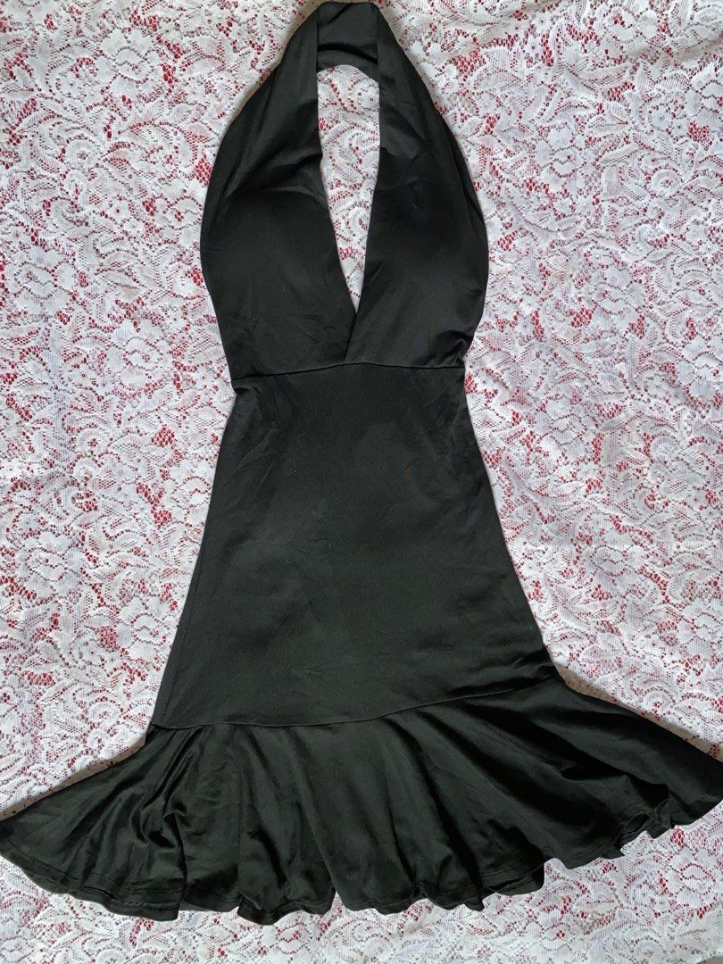 Black Halter Padded Dress (Category: Dresses) located in Cavite. Submitted by keshlcy (Listing ID 1461282361, Image 1). Description: size: xs - s pm for WW.