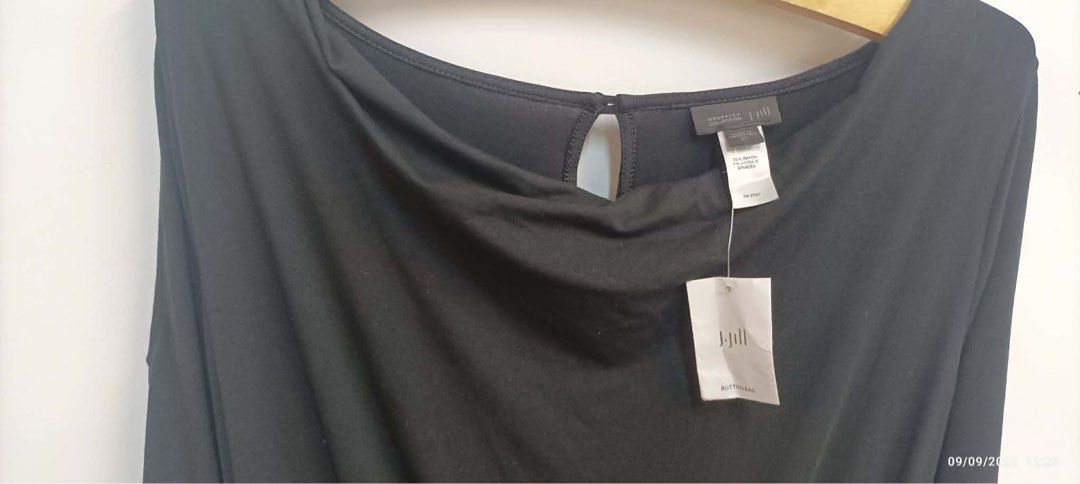 Black Knit Jumpsuit (Category: Coats, Jackets and Outerwear) located in Taytay. Submitted by crisha14344 (Listing ID 1461164435, Image 2). Description: Wearever Collection Drape-neck long-sleeve Brandnew po nyan nasa 7,500 5,500 nalang po Never been used kasi malaki Di rin po sinukat Brandnew po yan at branded kita naman may tag pa Offer lang po kayo American product manufactured in the Philippines .