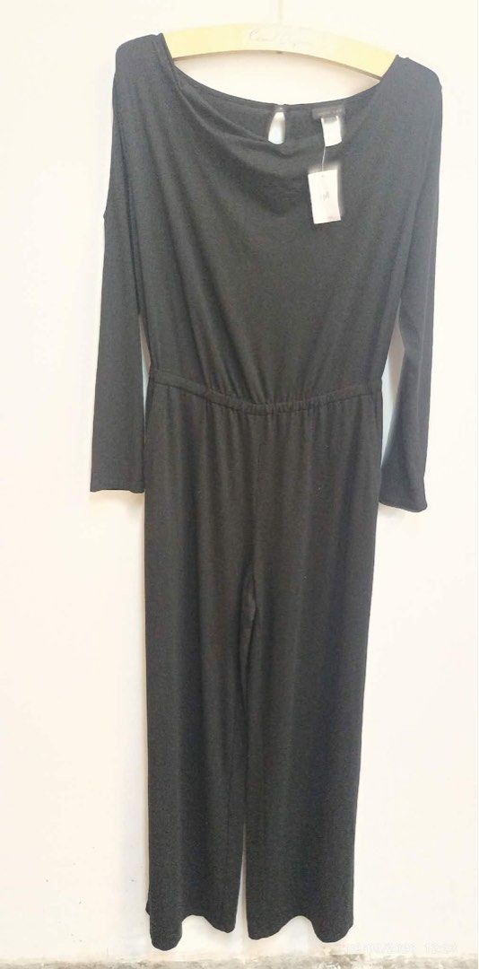 Black Knit Jumpsuit (Category: Coats, Jackets and Outerwear) located in Taytay. Submitted by crisha14344 (Listing ID 1461164435, Image 1). Description: Wearever Collection Drape-neck long-sleeve Brandnew po nyan nasa 7,500 5,500 nalang po Never been used kasi malaki Di rin po sinukat Brandnew po yan at branded kita naman may tag pa Offer lang po kayo American product manufactured in the Philippines .