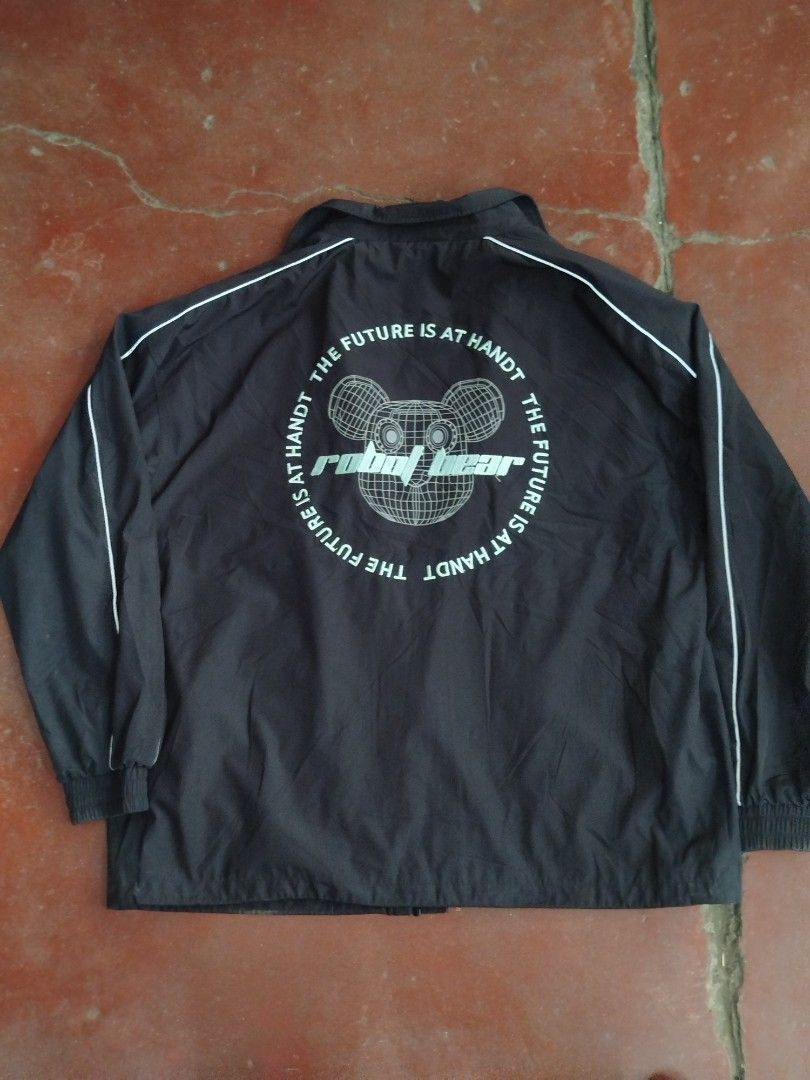 Black Nylon Coach Graphic Jacket (Category: Coats, Jackets and Outerwear) located in Manila. Submitted by rfaiyaz (Listing ID 1461147232, Image 3). Description: Black Nylon Coach Jacket Size L Condition 10/10✅ Color rate 10/10 ✅ ₱399 + Sf 📍Iloilo City 🚚 JnT 🛵 Rider.