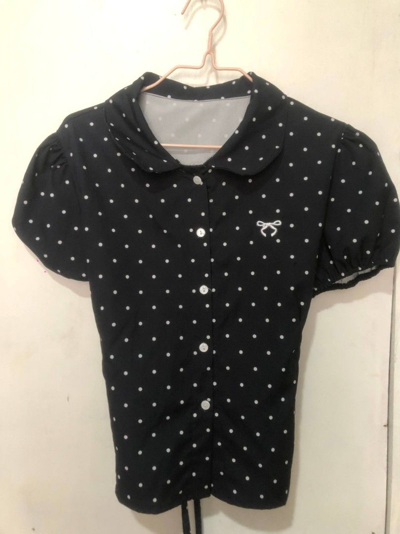 Black Polka Dot Peter Pan Collar Puff Sleeve Blouse (Category: Blouses) located in Mandaluyong City. Submitted by chloesy69 (Listing ID 1461119592, Image 1). Description: Polka Dot Shirt Lotus Color: Black-White Size: Medium to Large NOTE: payment first MOP: gcash/gotyme I NO COD MOD: lalamove.