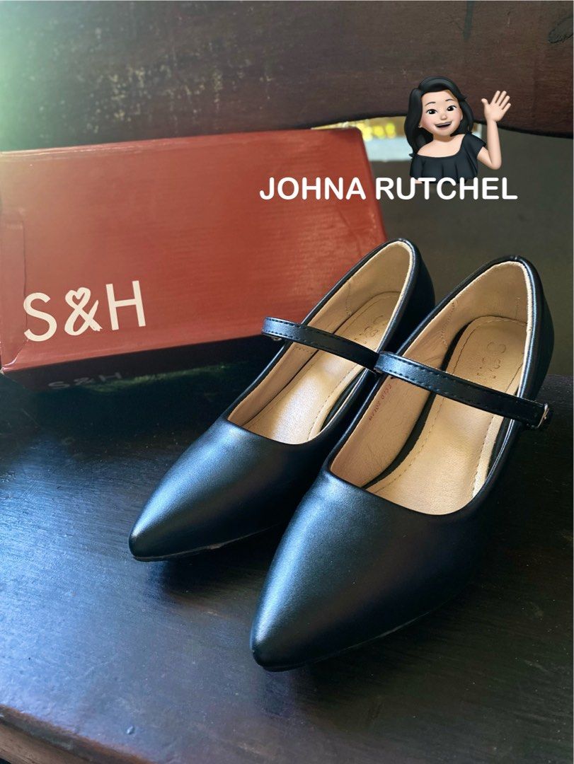 BLACK SHOES/HEELS (Category: Heels) located in Imus. Submitted by johnarutchel (Listing ID 1461126028, Image 1). Description: - size: 35 - 2 inches heels - S&H - in good condition - used nung baccalaureate & graduation only - with box RFS: Graduate na 🎓 NO RESERVATION, FIRST TO PAY GET THE ITEM❗.