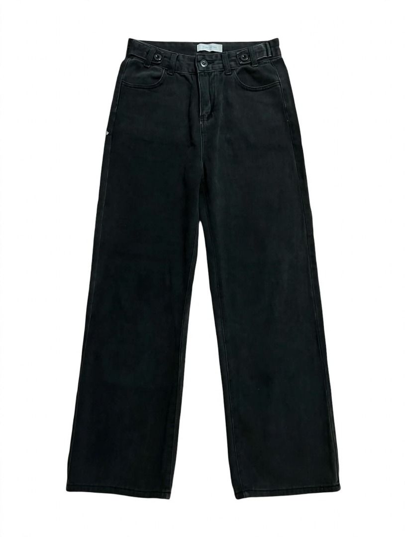 Black Wide Leg Jeans#83 (Category: Jeans) located in Caloocan City. Submitted by outfitloop (Listing ID 1461144840, Image 2). Description: - Relaxed fit for comfort - Classic button and zip closure - Easy to pair with various tops/shirt IMPORTANT: • 1st photo is an AI styling/model preview for reference on how the item may look when worn. • Please refer to the actual photos for the item’s true appearance and condition. • Color may slightly vary d