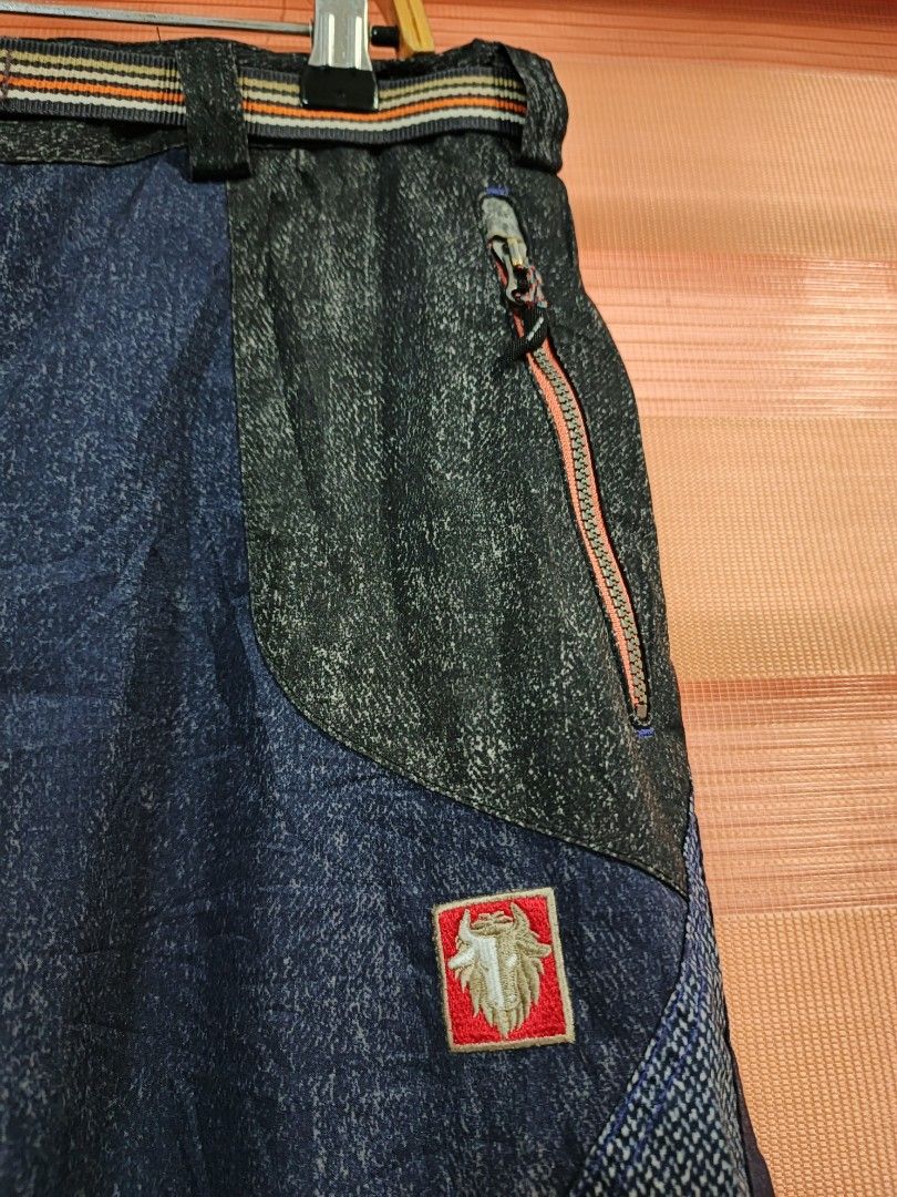 Black Yak Extreme Peak Hiking Pants (Category: Activewear) located in Cabuyao City. Submitted by dthrifts (Listing ID 1461288225, Image 2). Description: 30-32 W 37 L Authentic Quick Dry Brand New Condition.