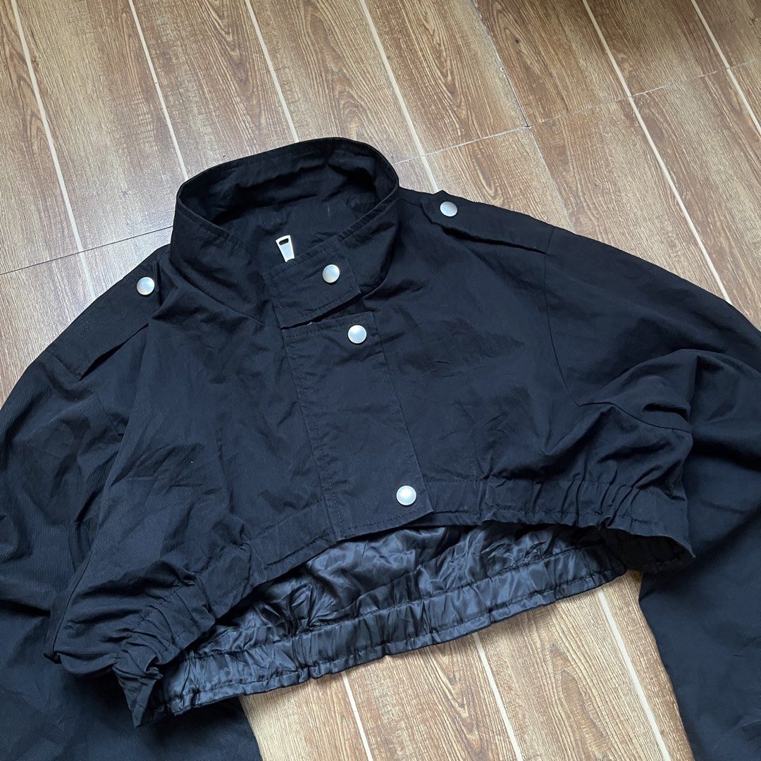 Blank Crop Zip Up Heavyweight Opium Jacket (Category: Coats, Jackets and Outerwear) located in San Pedro. Submitted by kozaamigz (Listing ID 1461270344, Image 3). Description: READ THIS BEFORE YOU BUY! 🏷️ Blank Crop Zip Up Heavyweight Opium Jacket ❗️Off/Authentic, No Tags ❗️10/10 Color Rate (Color : Black ) ❗️ Condition ❗️Issue/s : None Negotiable 💎 Dimes : (In Inches) W : 18.5 (Pit to Pit) L : 14 (Fits XS - S) Click my profile and check out my