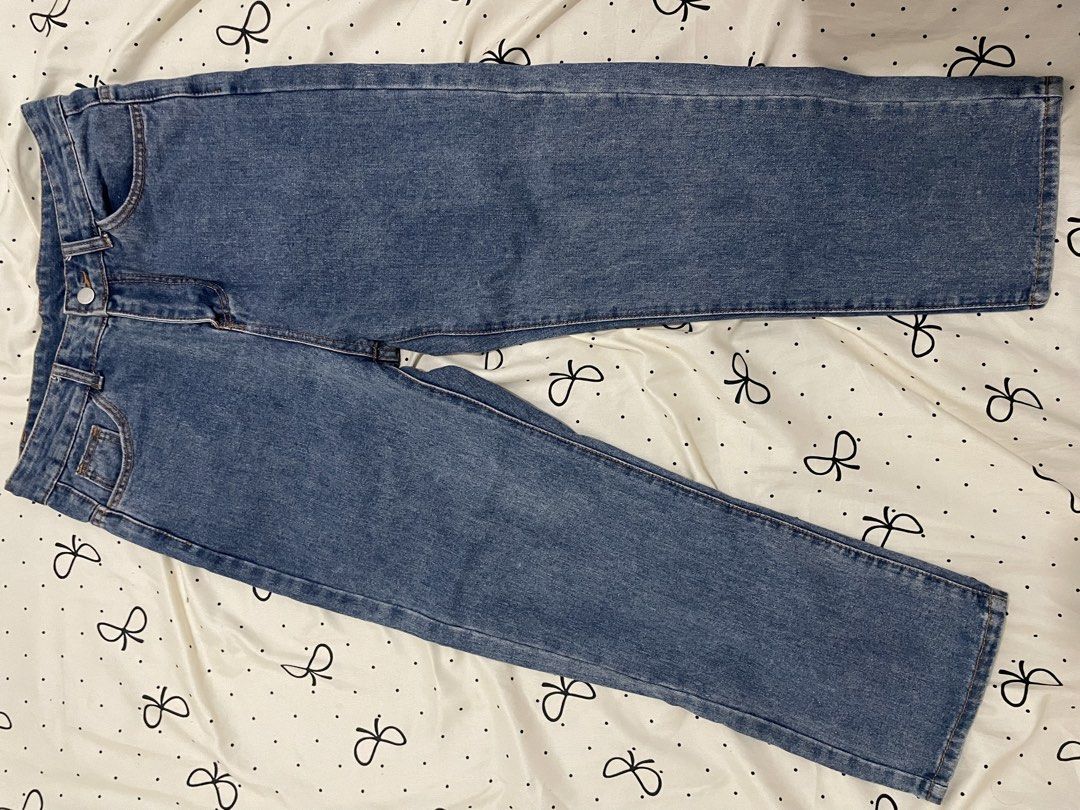 Blue Denim Jeans XL (Category: Jeans) located in Manila. Submitted by puredolphin_e419e1 (Listing ID 1461258197, Image 1). Description: - Classic blue denim jeans - Straight leg cut - Comfortable fit - Size XL - Perfect for everyday wear - Easy to style with any top.