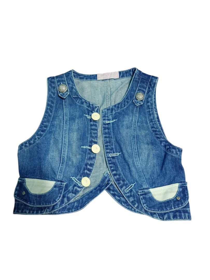 Blue Denim Vest with Button Closure and Pockets (Category: Sleeveless) located in Baguio. Submitted by vyner_hues (Listing ID 1461282890, Image 2). Description: - Cute blue denim vest - Button-up front - Two front pockets - Slightly cropped fit - Versatile for layering over t-shirts or dresses - Easy to style for a casual look.