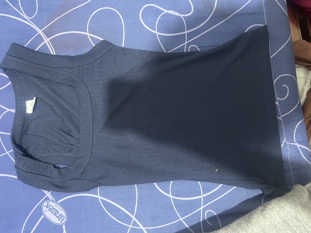 blue top (Category: Sleeveless) located in Cuyapo. Submitted by wisebear-42d2 (Listing ID 1461297104, Image 1). Description: 68 na lang para di ako super luge pede na din 50 kayo bahala.