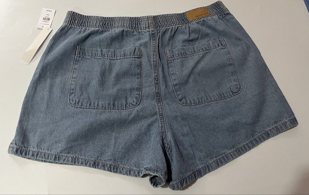 Bluenotes Denim Short (Category: Shorts) located in Santa Rosa. Submitted by ninaparis (Listing ID 1461247258, Image 2). Description: Bluenotes Denim Low rise Baggy Pull on Short size Medium 32-35 inches.
