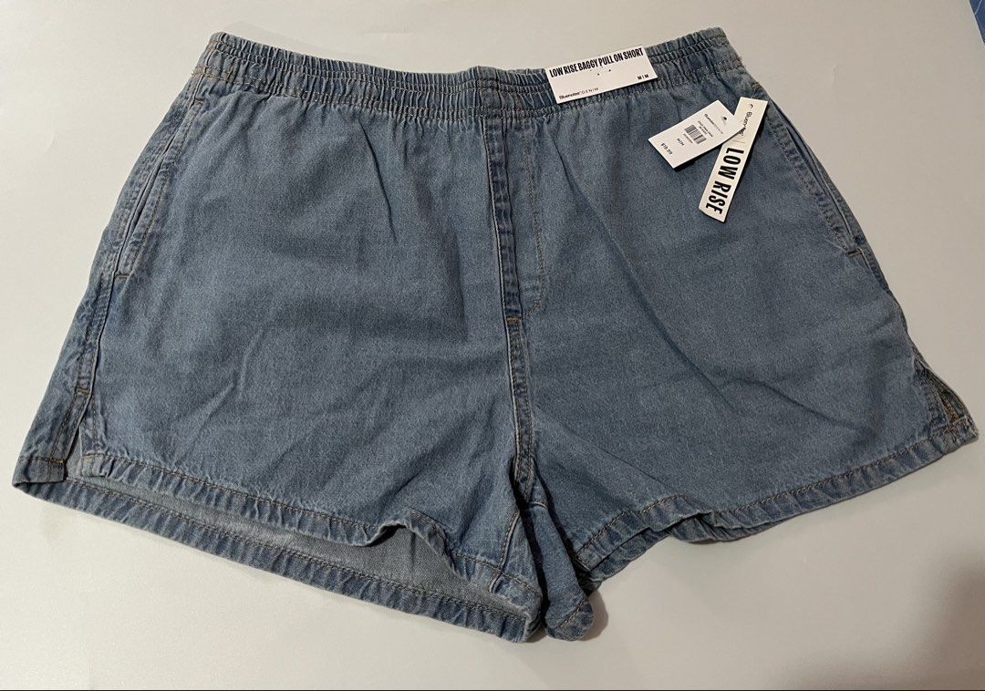 Bluenotes Denim Short (Category: Shorts) located in Santa Rosa. Submitted by ninaparis (Listing ID 1461247258, Image 1). Description: Bluenotes Denim Low rise Baggy Pull on Short size Medium 32-35 inches.