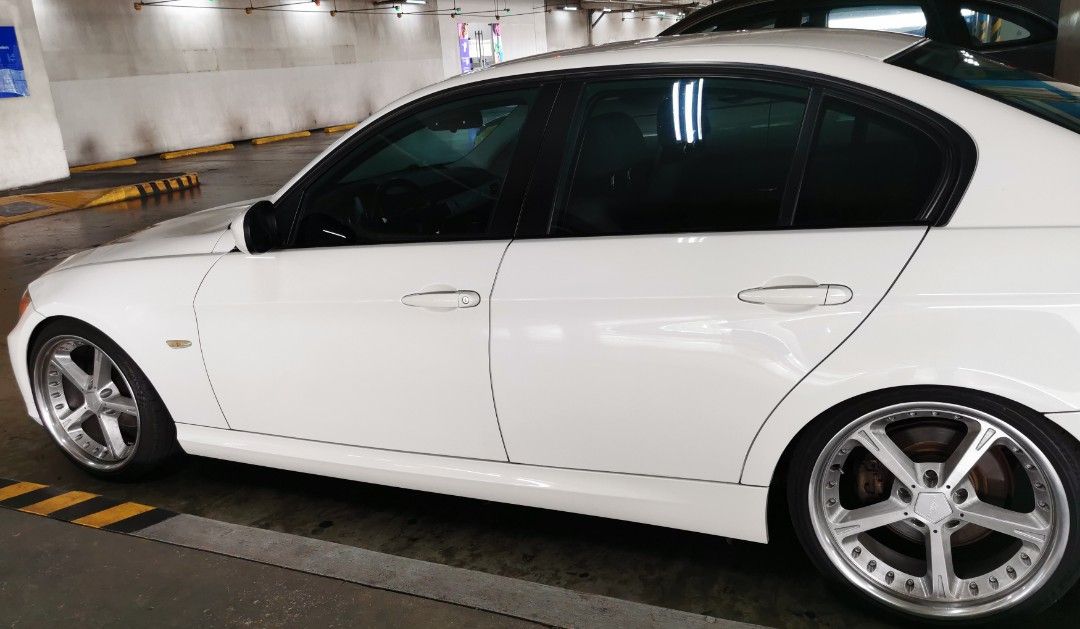 BMW 318i Sedan Auto (Category: Used Cars) located in Manila. Submitted by theonlinewarehouse (Listing ID 1461136542, Image 3). Description: BMW E90 318i DIGITAL AUDIO PLAYER AND SUBWOOFER SET UP AC SCHNITZER 19'S MAGS AND DUNLOP 35 SERIES TIRES ST COILOVERS SUSPENSION REGISTERED. UNDER MY NAME KINGSVILLE SUBD. OR SM CITY MASINAG.