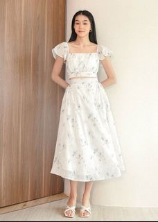 (Category: ) located in . Submitted by beau-tifulcloset (Listing ID 1461148938, Image 1). Description: .
